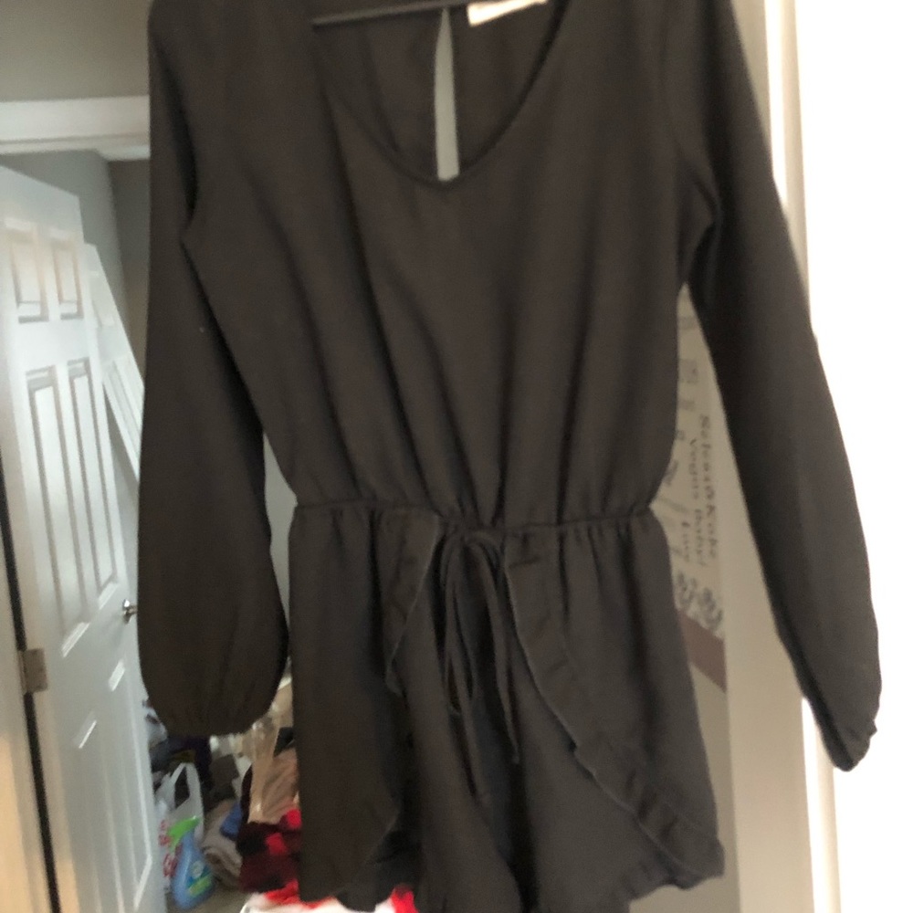 Romper - Picture 2 of 3